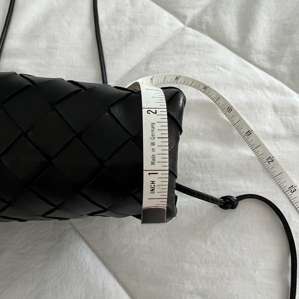 Bottega Veneta Intrecciato Mini Pouch in Black Leather - Picture 7 of 16